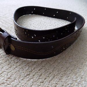 TILT STUDDED FAUX LEATHER BUCKLE BELT